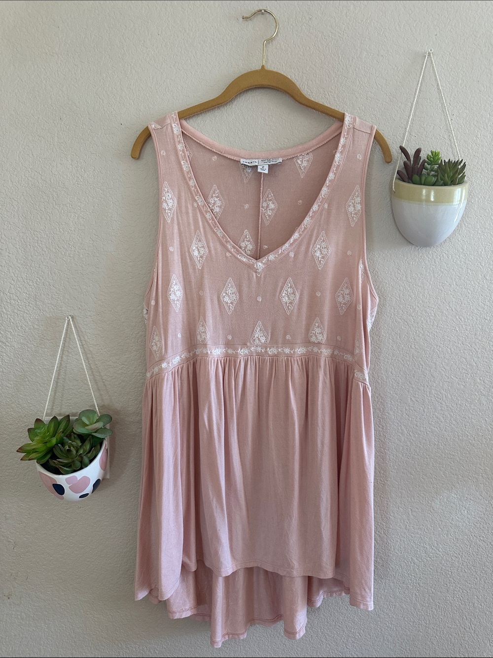 Torrid Super Soft Knit Pink Embroidered Babydoll Tunic Tank Top High Low 2